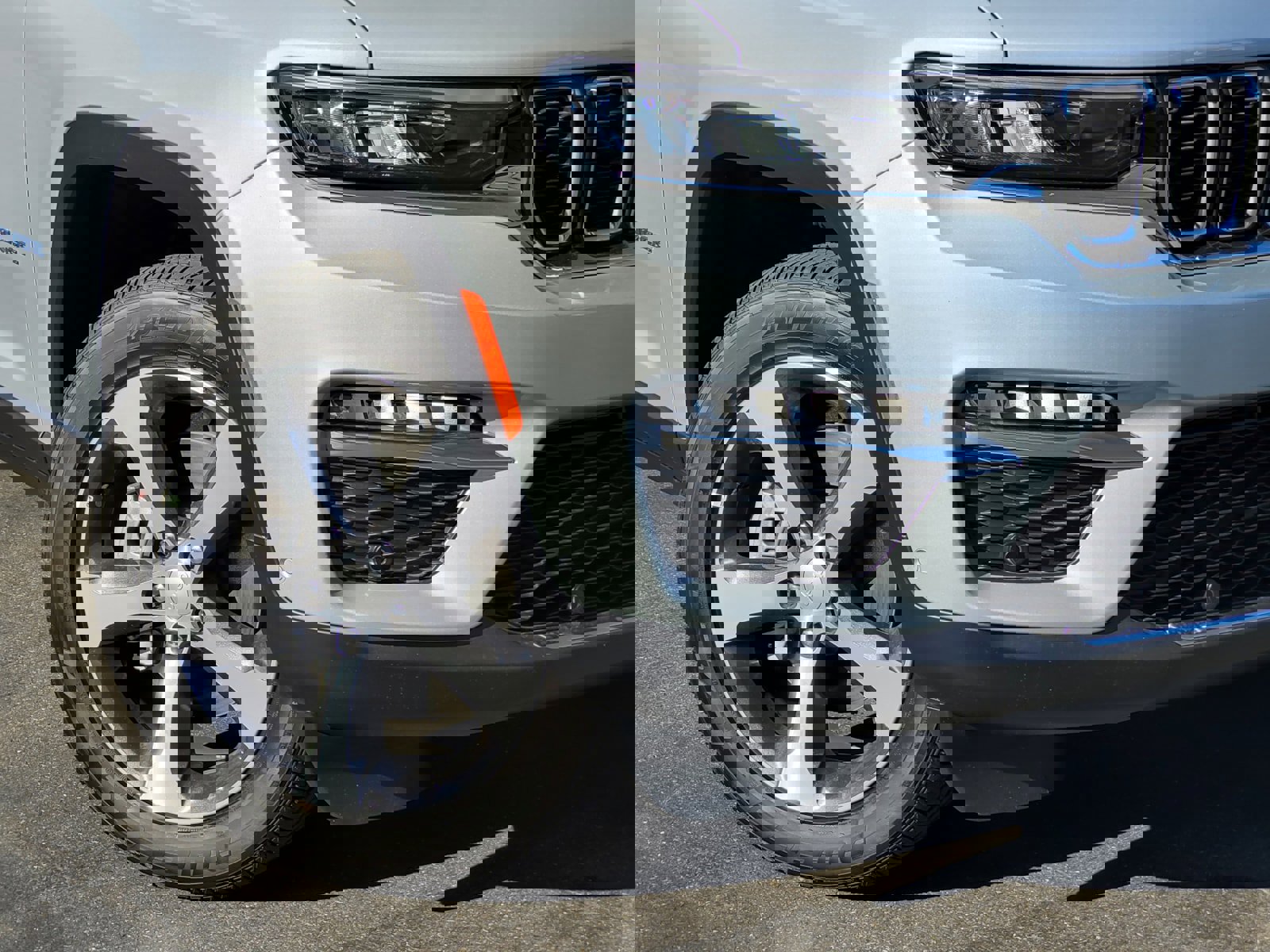 Vehicle image 3 of 6