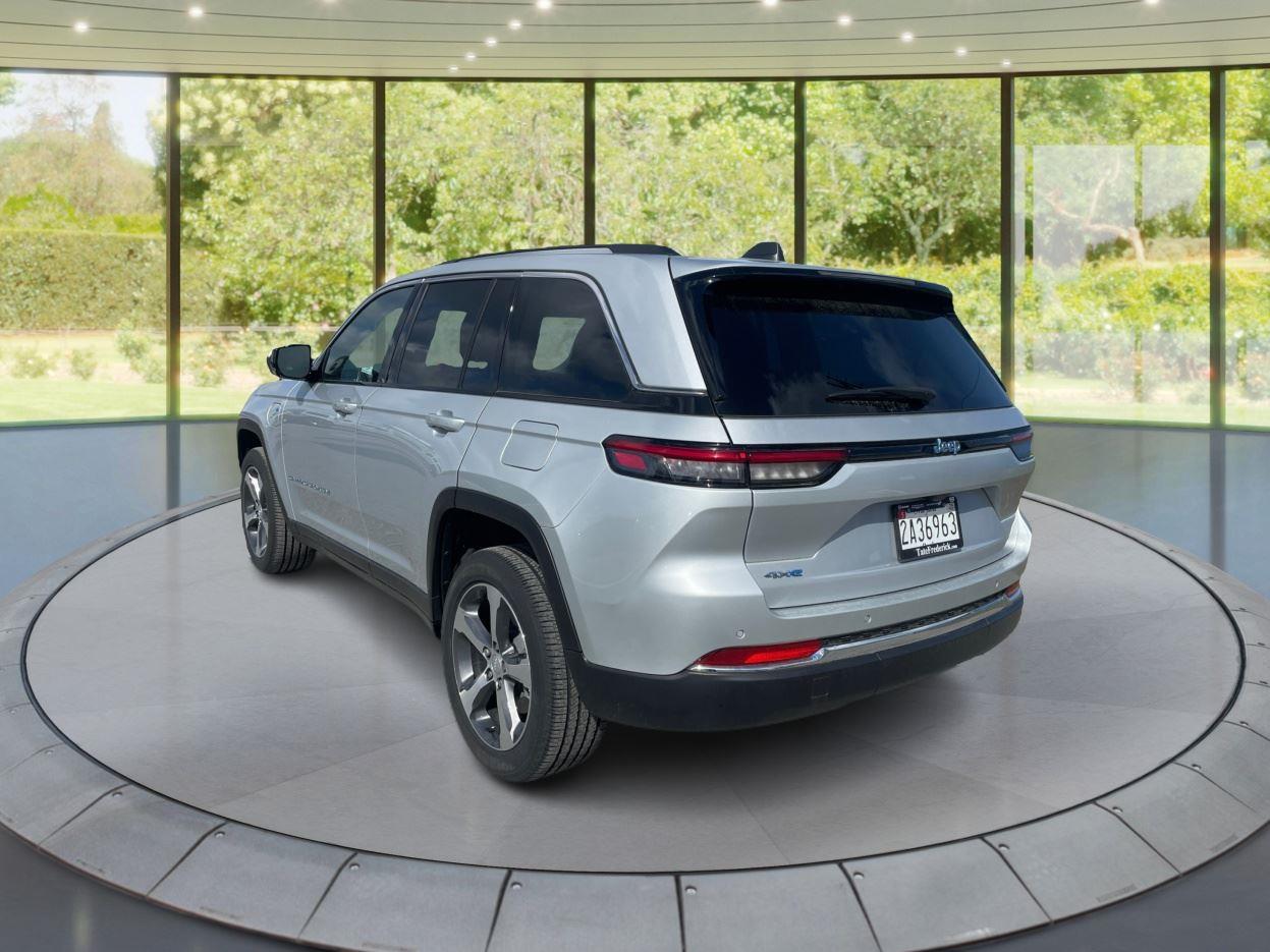 Vehicle image 7 of 22