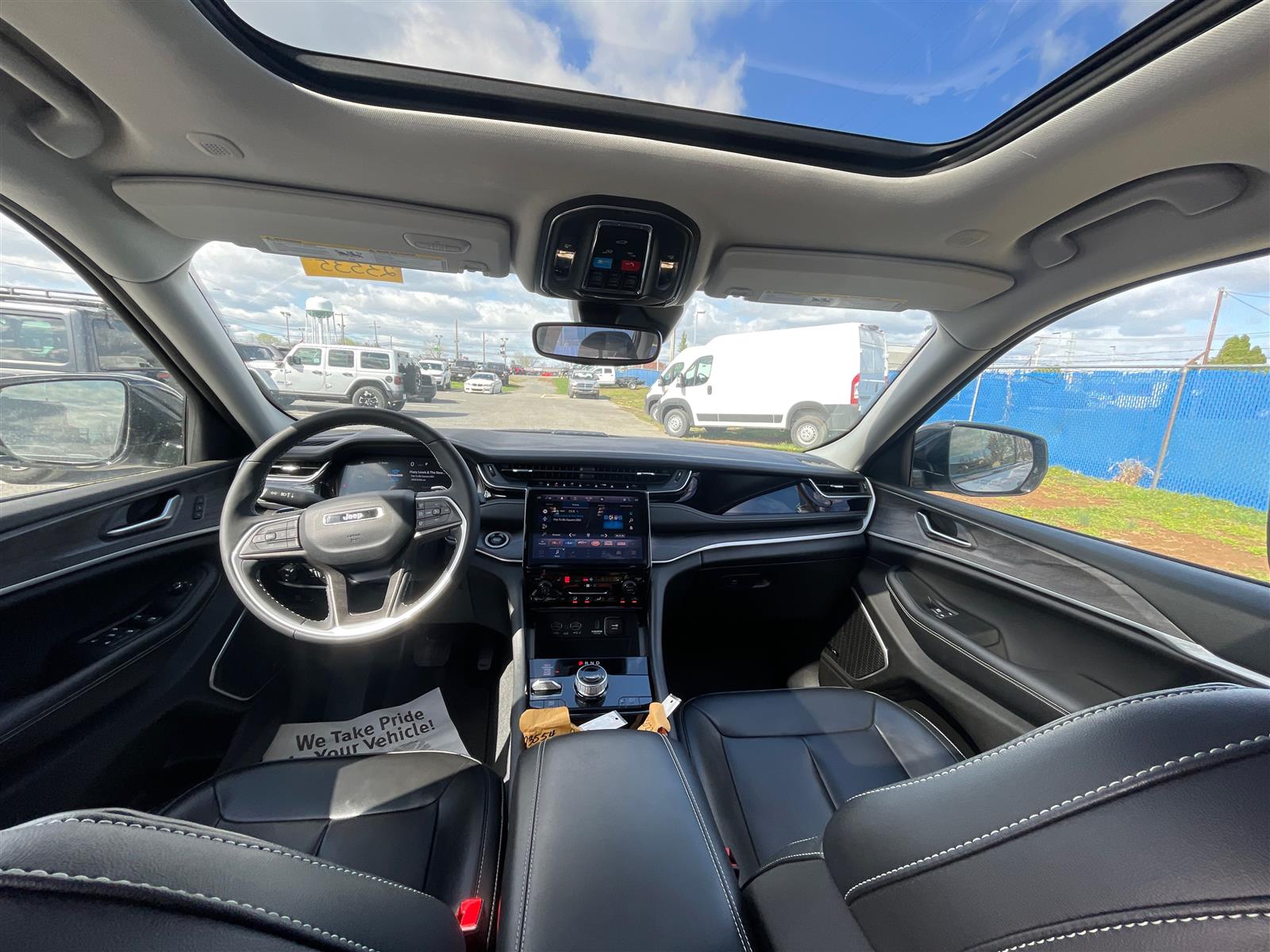 Vehicle image 20 of 22