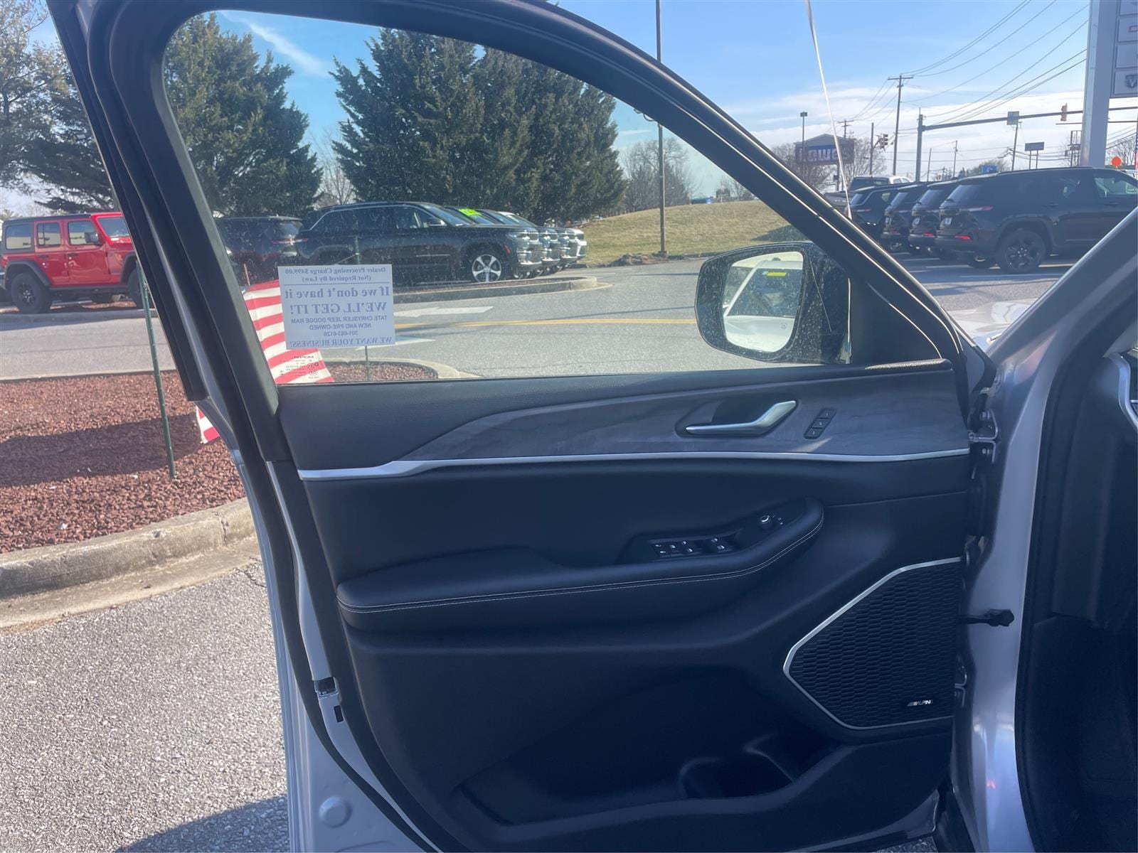 Vehicle image 20 of 23