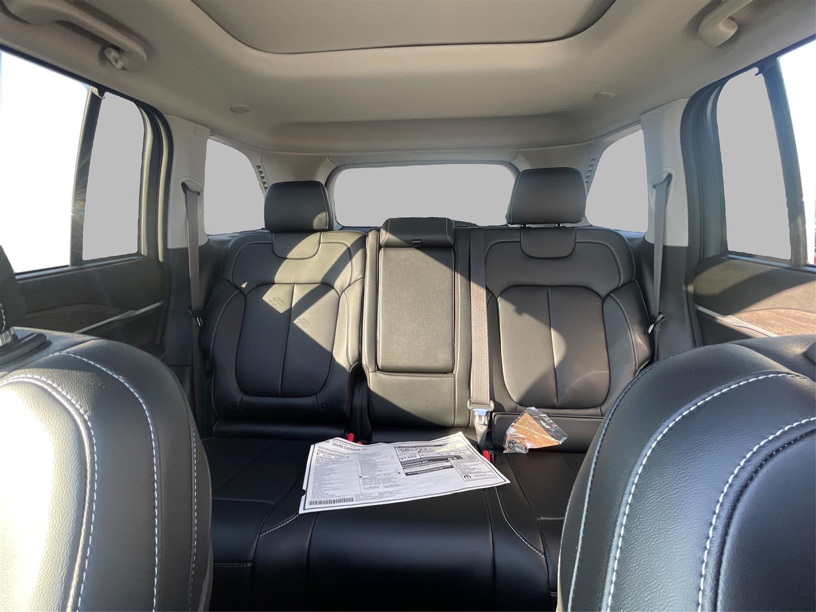 Vehicle image 15 of 23