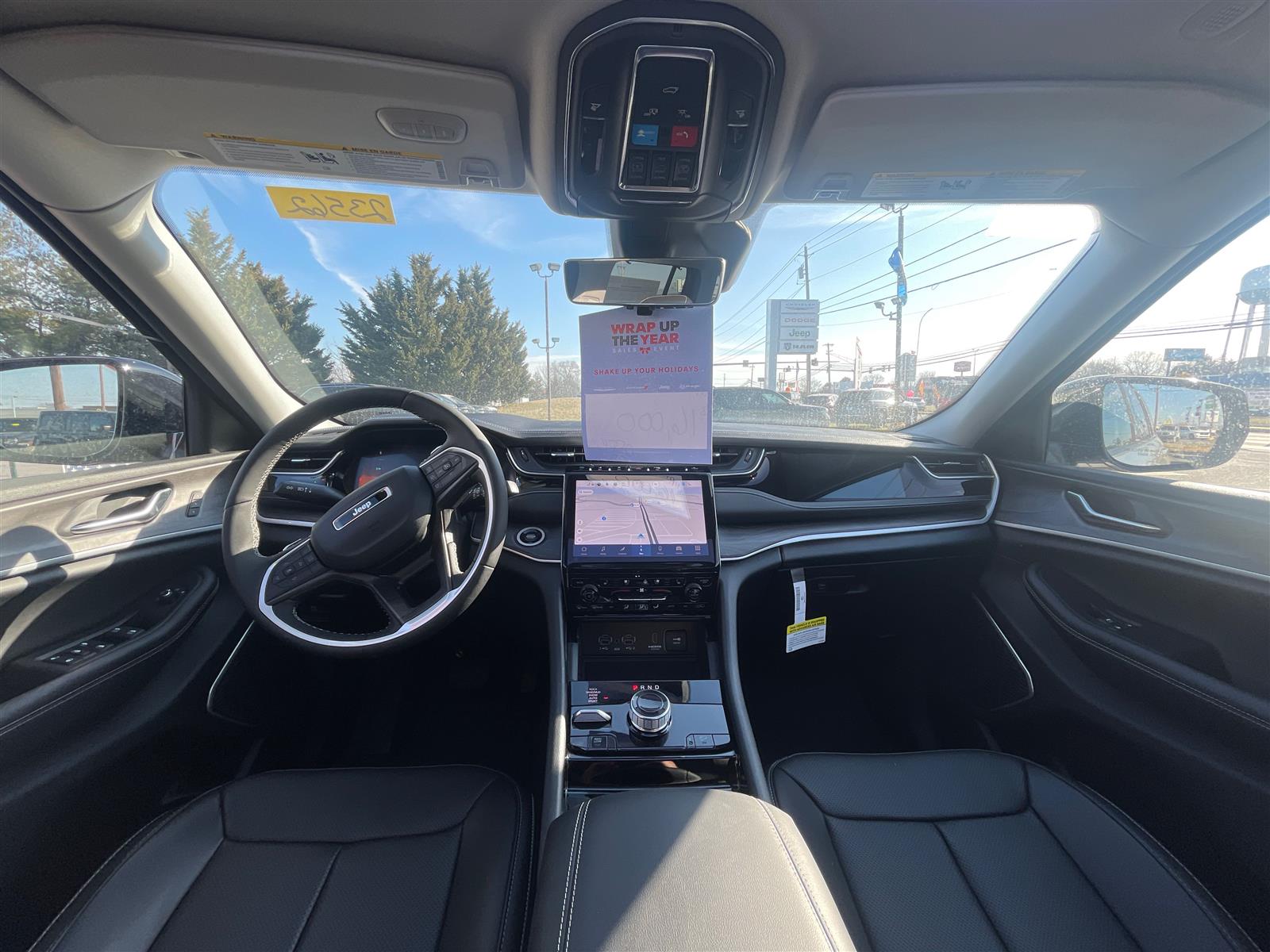 Vehicle image 21 of 23