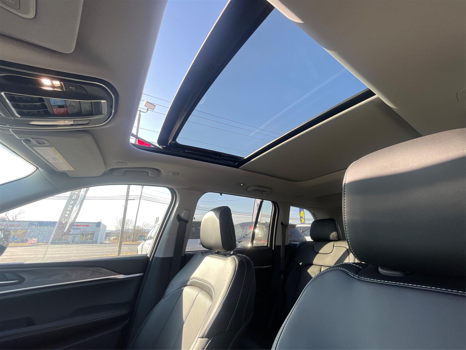 Vehicle image 12 of 23
