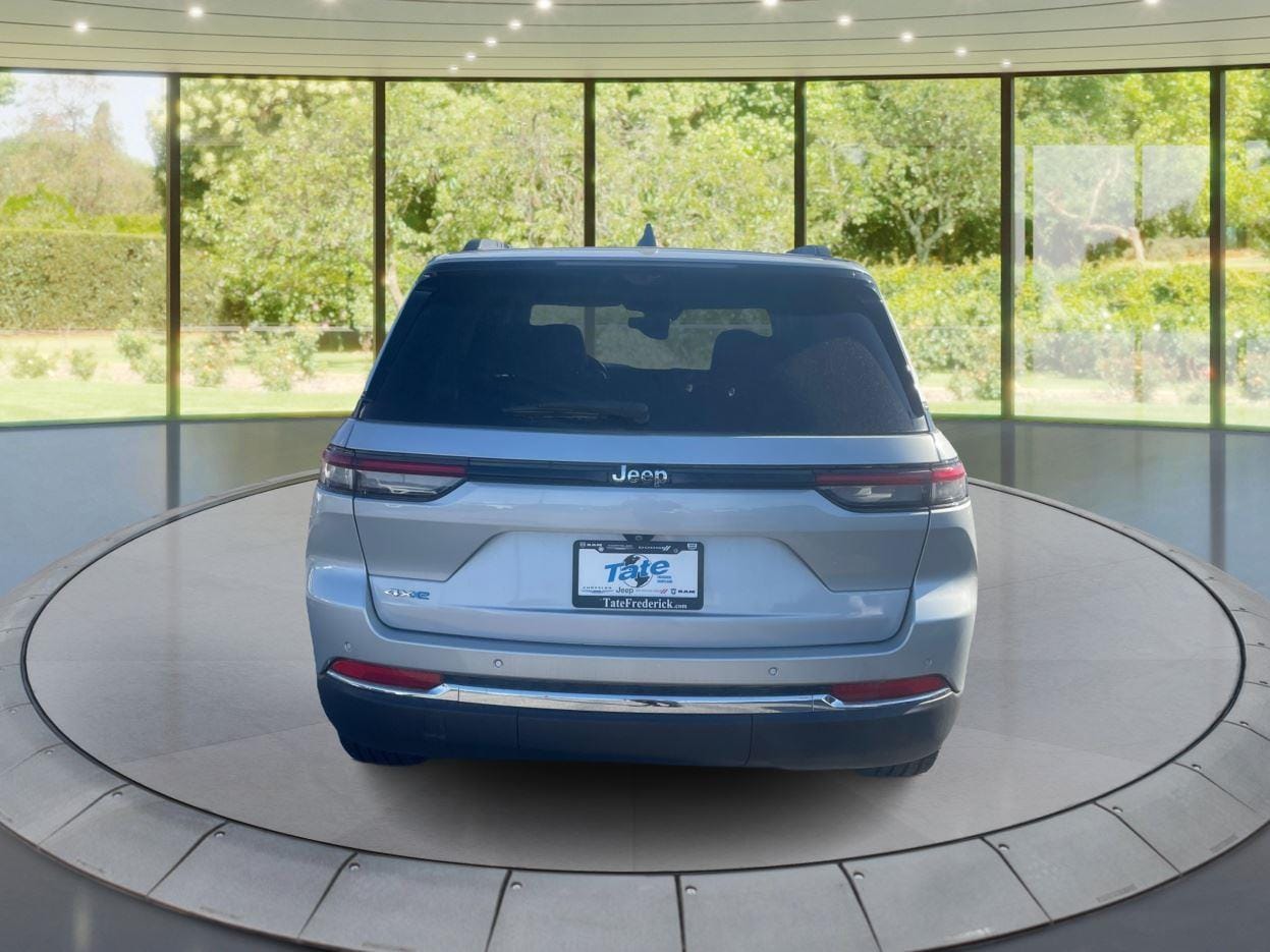 Vehicle image 6 of 23