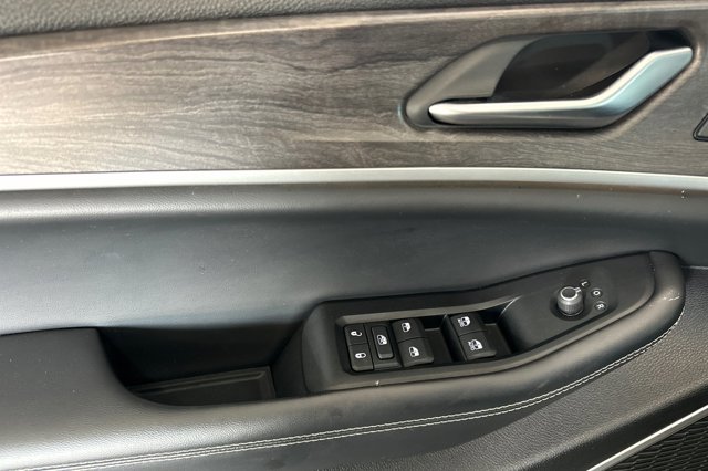 Vehicle image 11 of 29