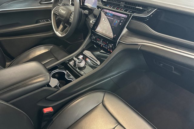 Vehicle image 16 of 29