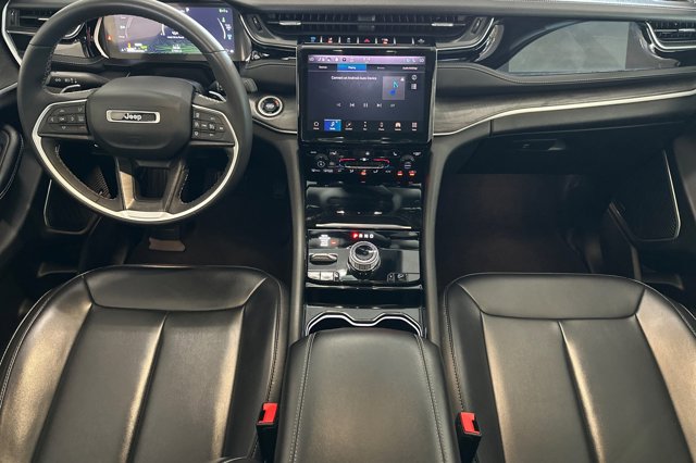 Vehicle image 13 of 29