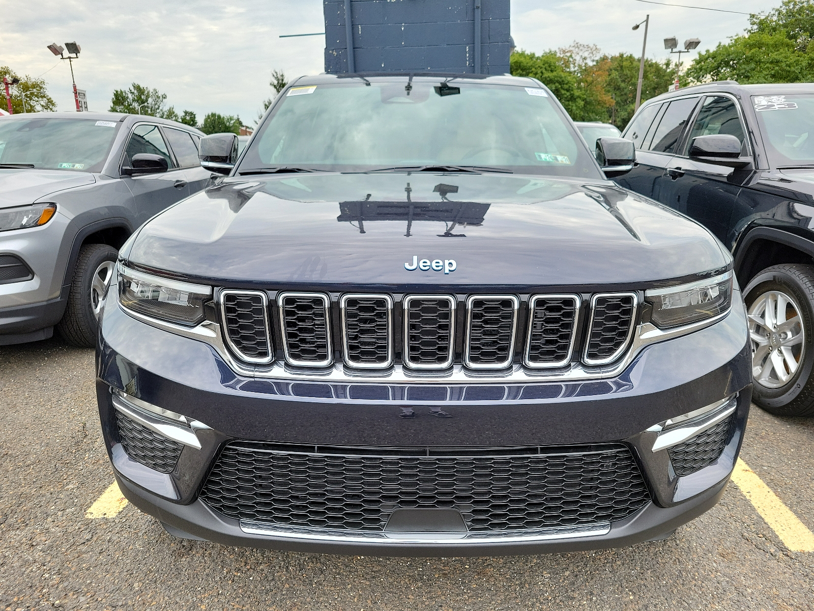 Vehicle image 2 of 5
