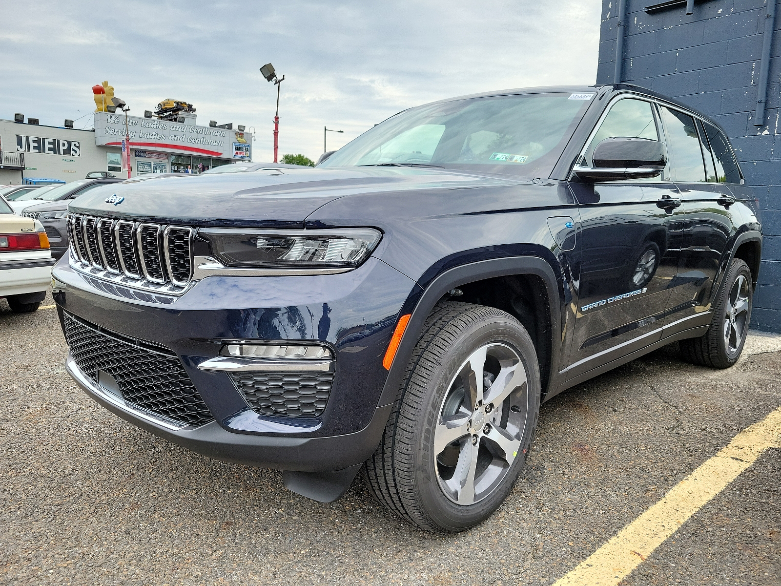 Vehicle image 3 of 5