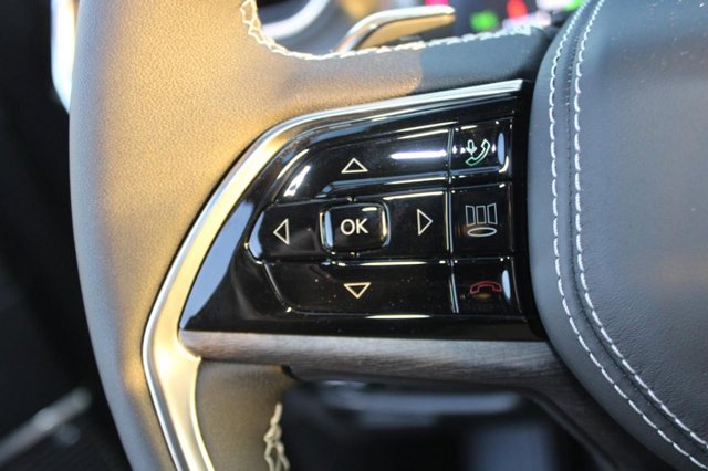 Vehicle image 22 of 36