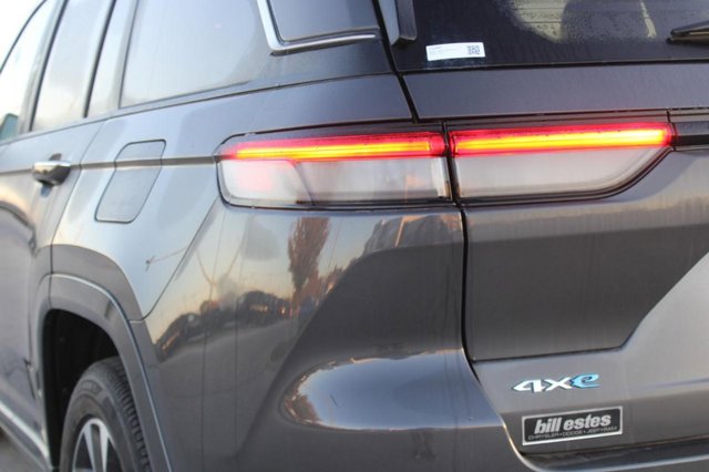 Vehicle image 8 of 36