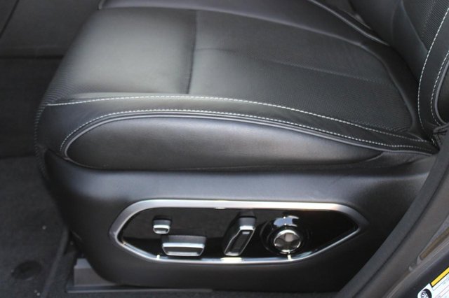 Vehicle image 34 of 36