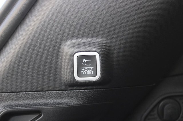 Vehicle image 11 of 36