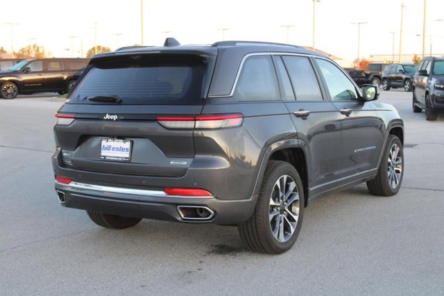 Vehicle image 4 of 36
