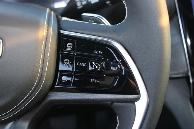 Vehicle image 23 of 36