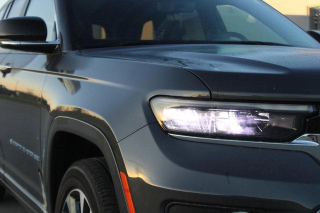 Vehicle image 2 of 36
