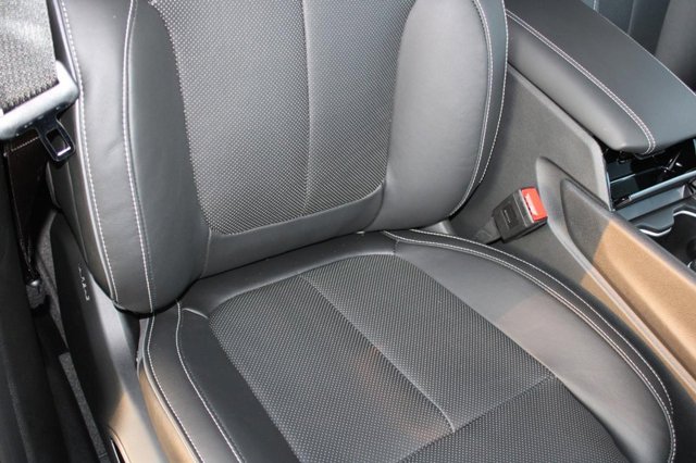 Vehicle image 21 of 36
