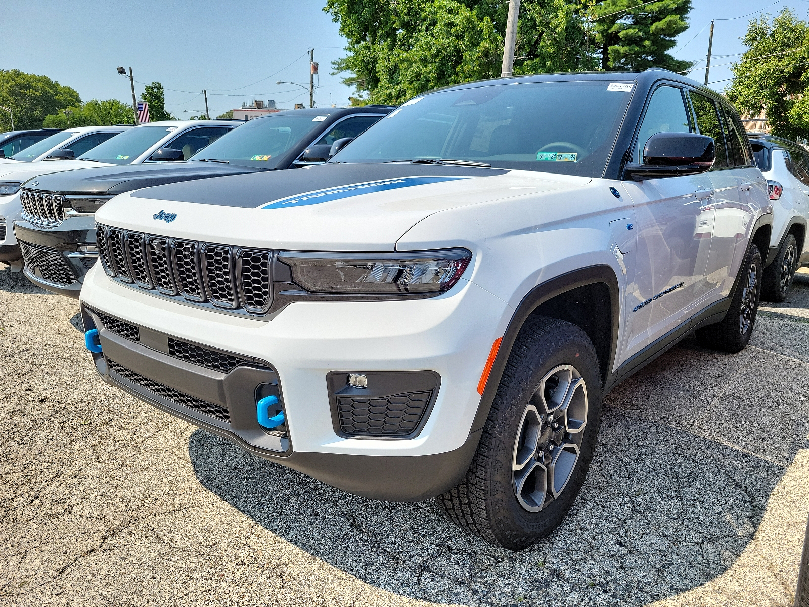 Vehicle image 3 of 6