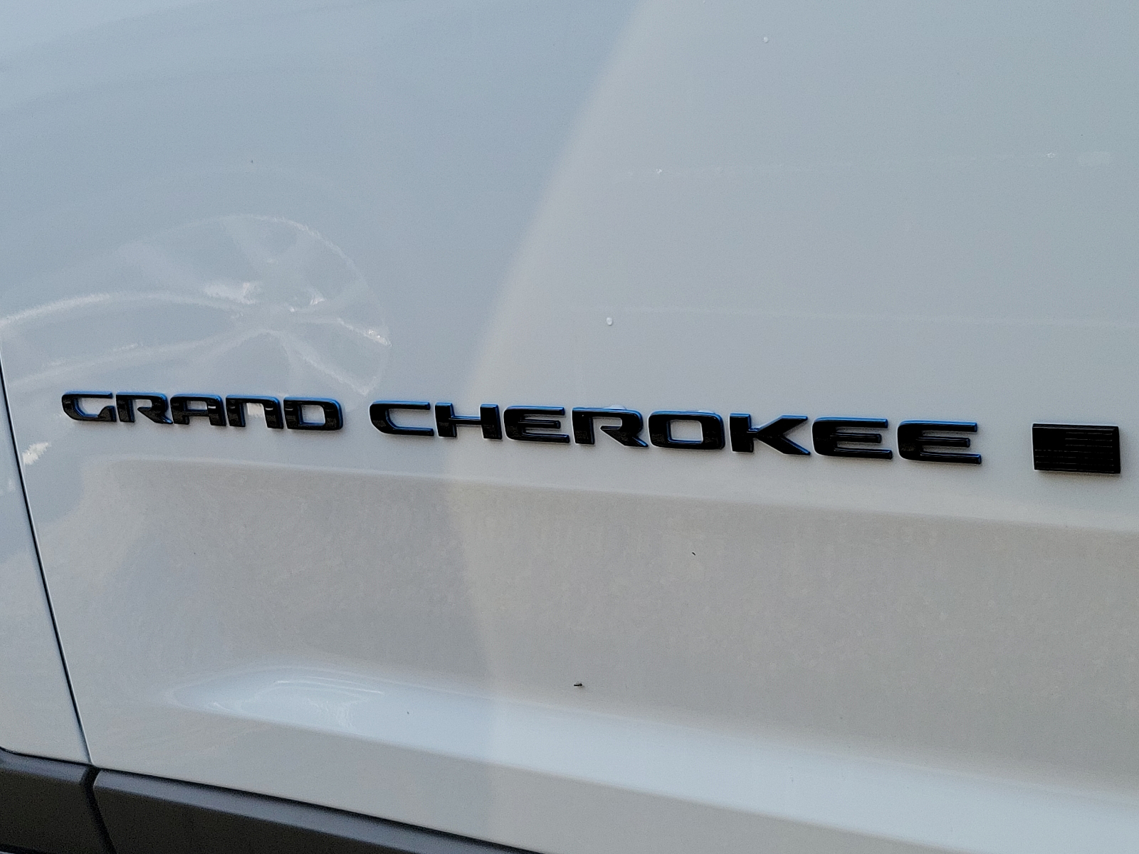 Vehicle image 5 of 6
