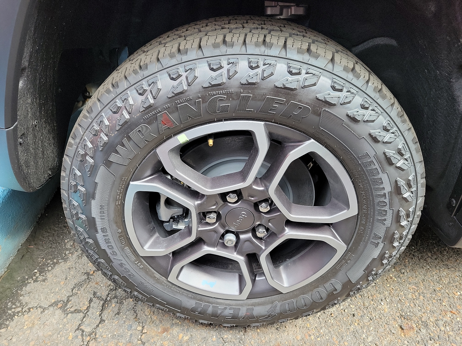 Vehicle image 4 of 6