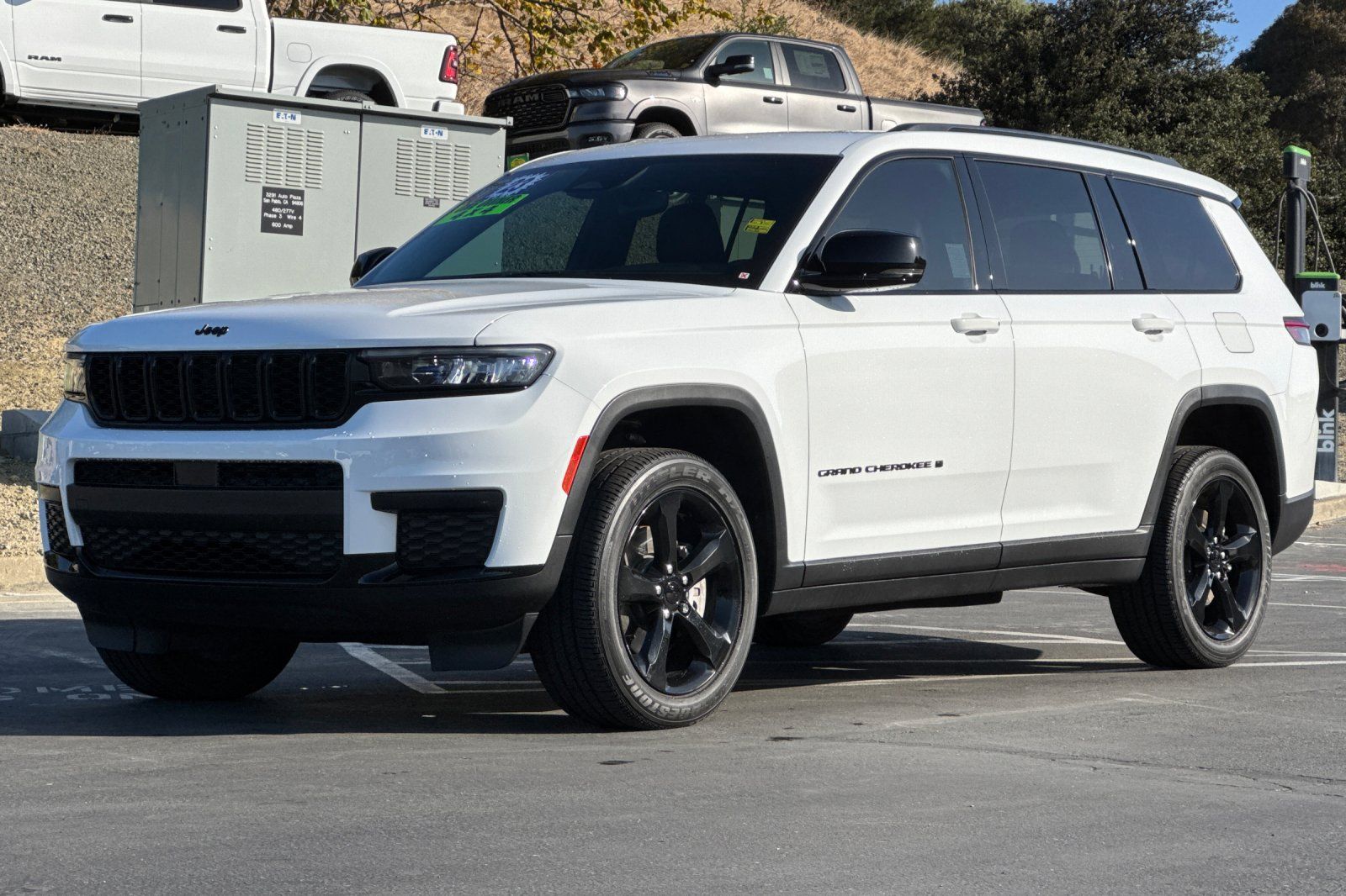2023 Jeep Grand Cherokee L Altitude Image 1 of 35
