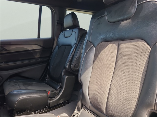Vehicle image 12 of 36