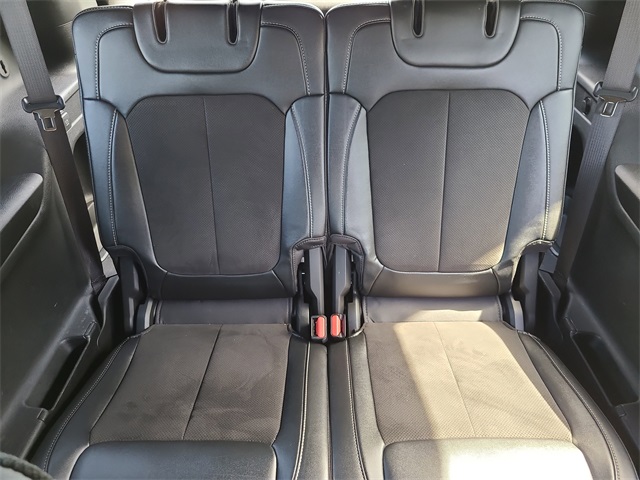 Vehicle image 15 of 36