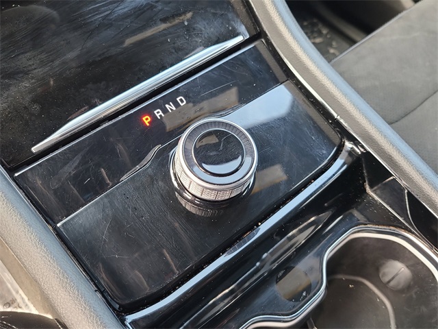 Vehicle image 25 of 36
