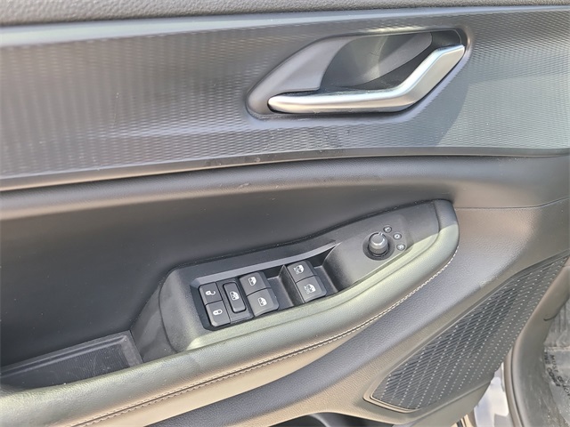 Vehicle image 28 of 36