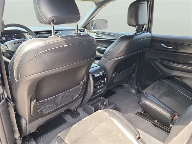 Vehicle image 16 of 36