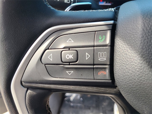 Vehicle image 32 of 36