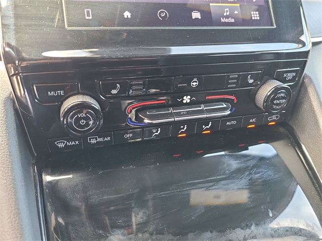 Vehicle image 34 of 36
