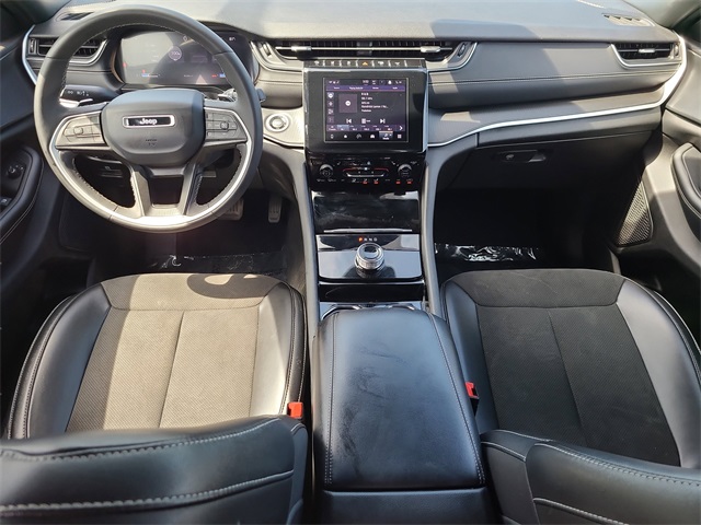 Vehicle image 19 of 36