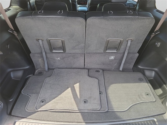 Vehicle image 10 of 36