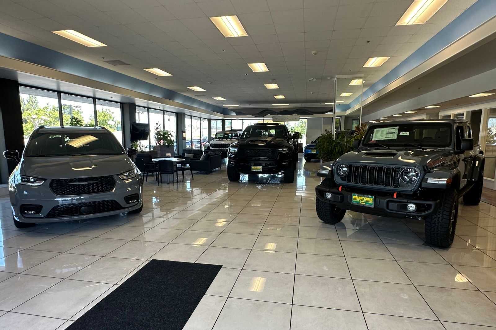 Vehicle image 20 of 28