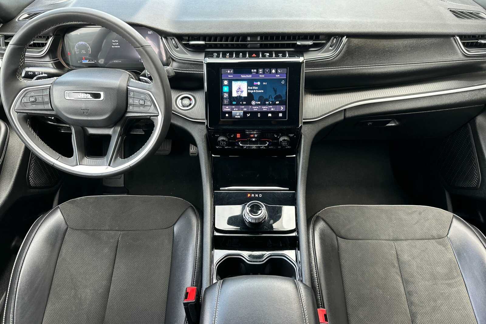 Vehicle image 9 of 28