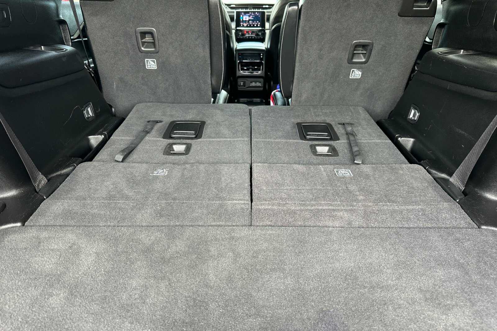 Vehicle image 7 of 28