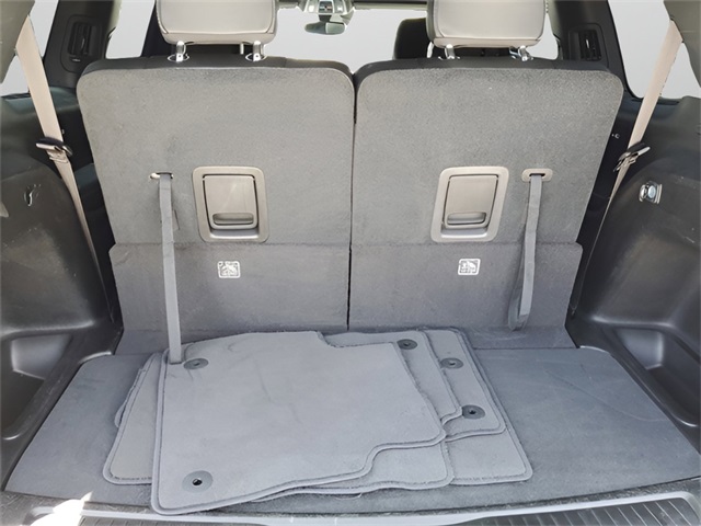 Vehicle image 10 of 31