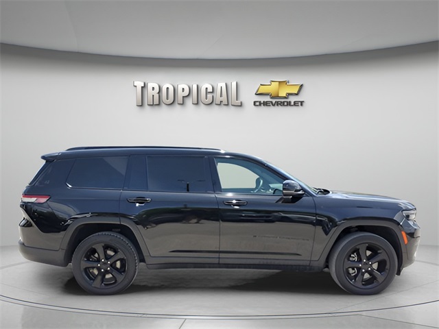 Vehicle image 4 of 31
