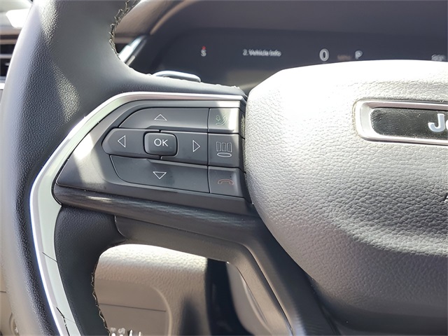 Vehicle image 26 of 31