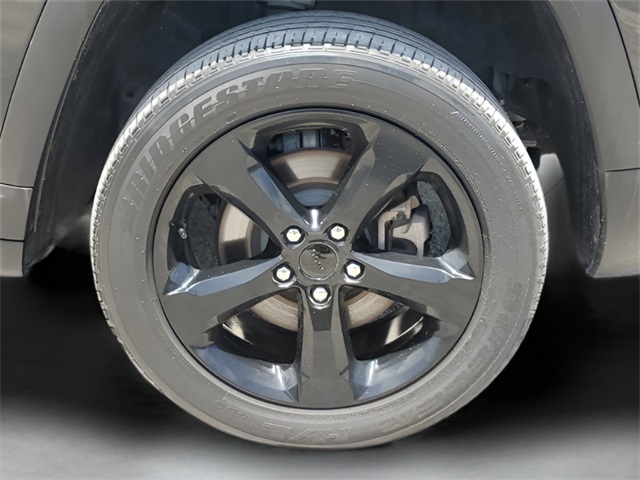 Vehicle image 9 of 31