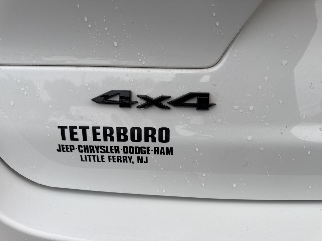 Vehicle image 22 of 30