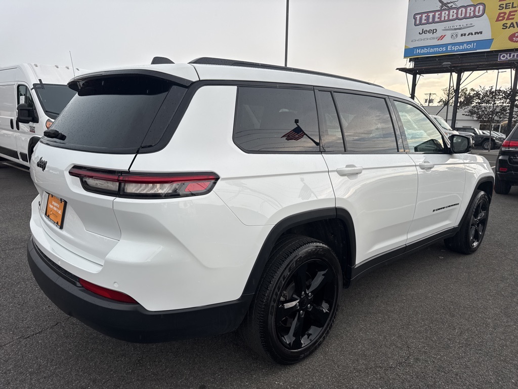 Vehicle image 5 of 30