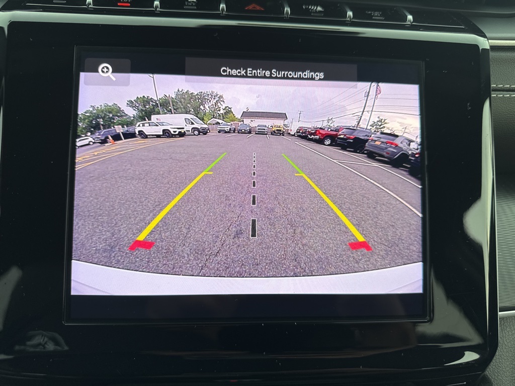 Vehicle image 14 of 30