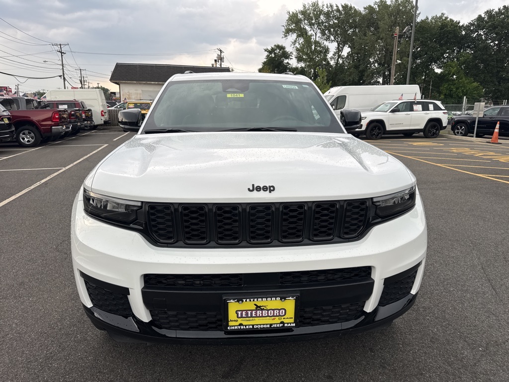 Vehicle image 2 of 30