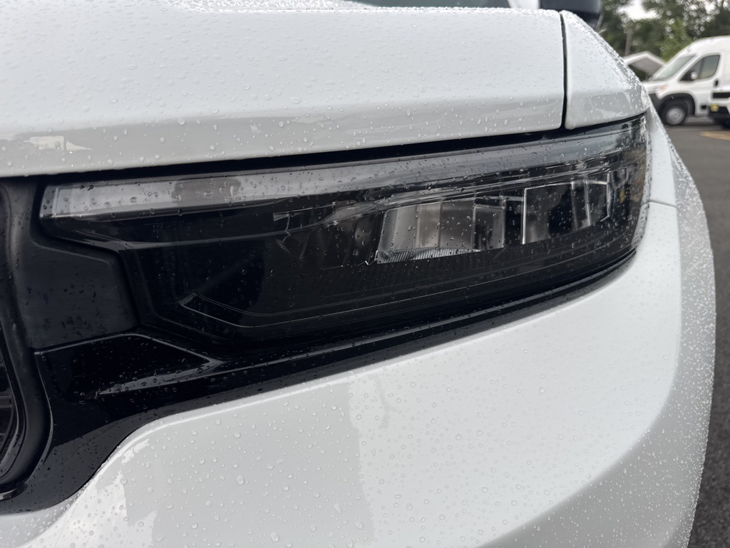 Vehicle image 17 of 30