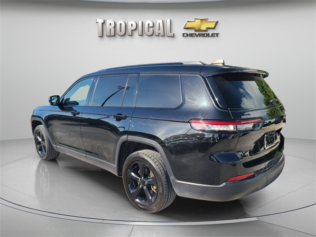Vehicle image 7 of 35