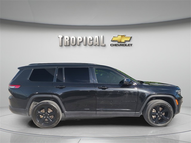 Vehicle image 4 of 35