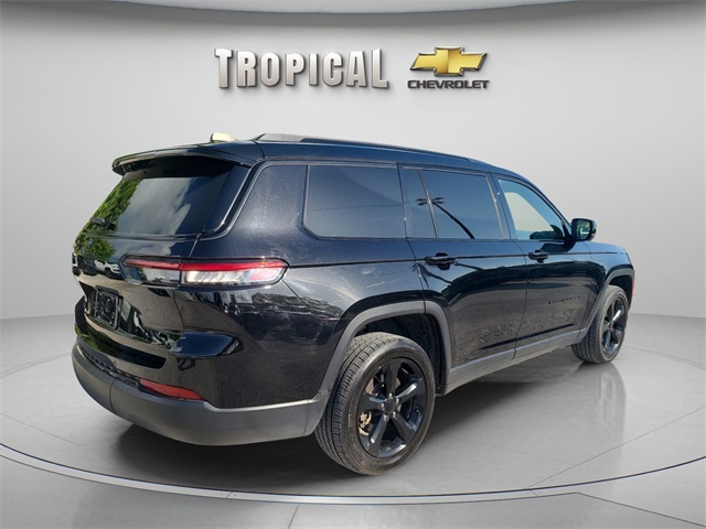 Vehicle image 5 of 35