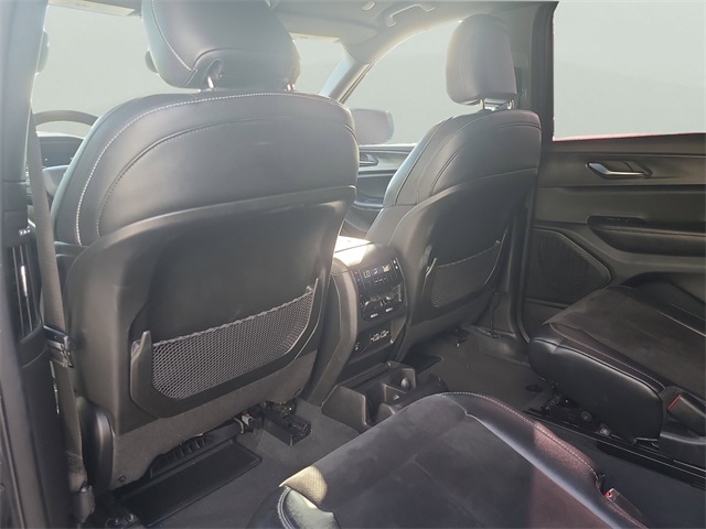 Vehicle image 12 of 35